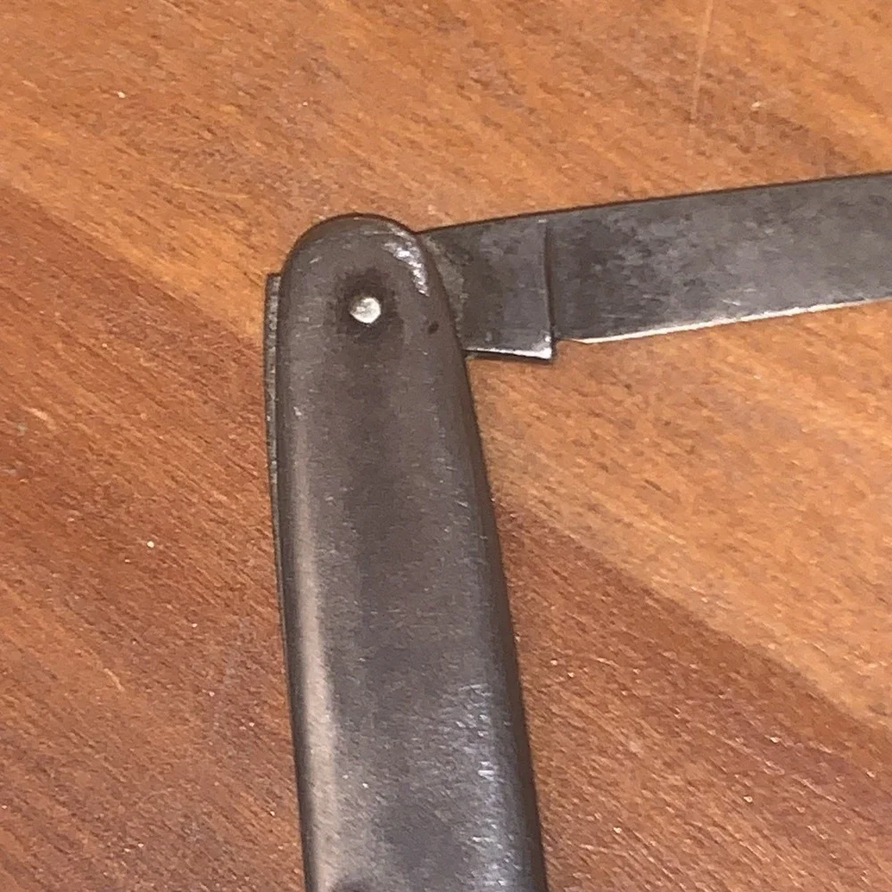 Vintage Hen & Rooster Logo 2 blade Folding Knife Engraved Soccer Player READ